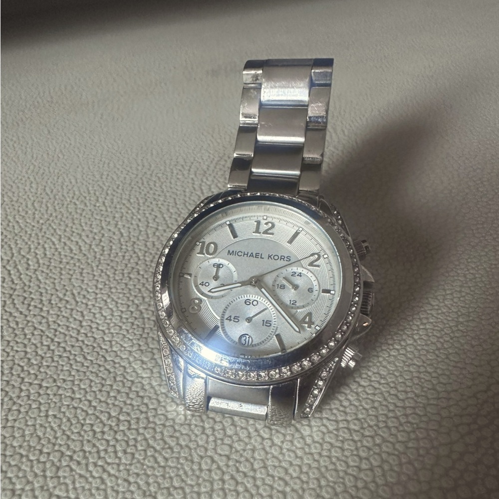 Michael Kors, Women’s Chronograph Silver Dial Crystal Silver Tone Watch